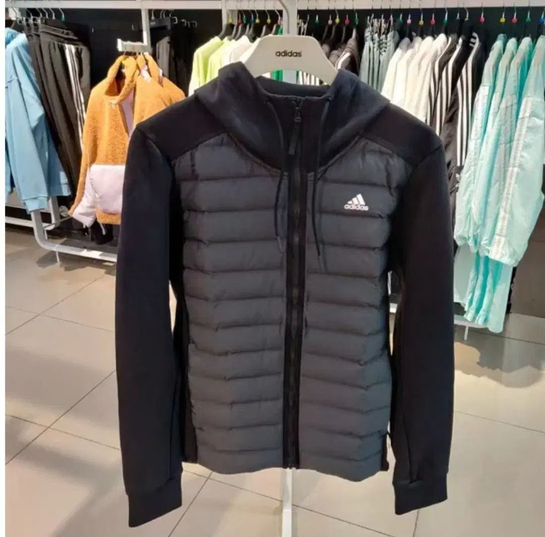 アディダス ハイブリッド ダウン ジャケット