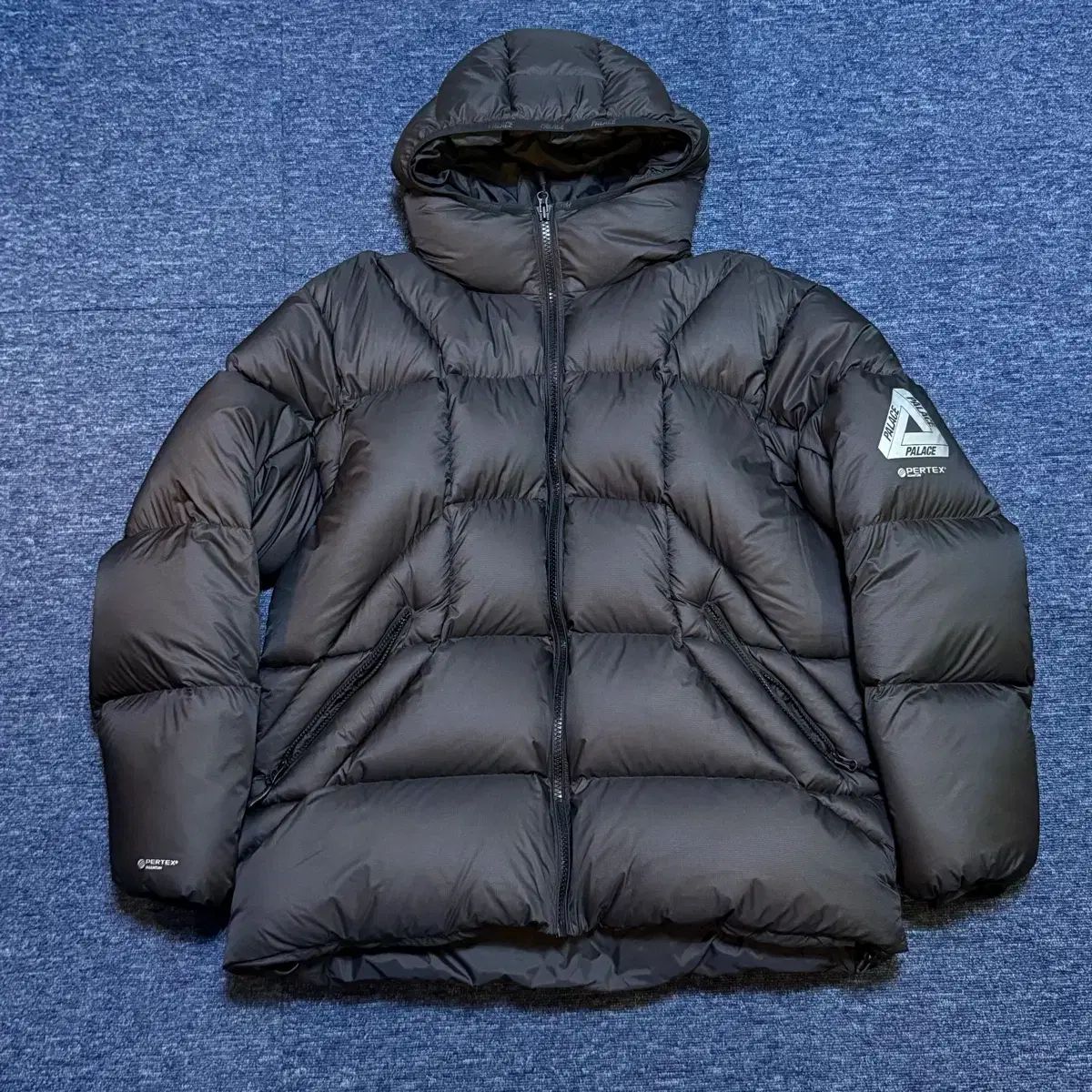 パレス バラクラバ ダウン ブラック L - メルカリ