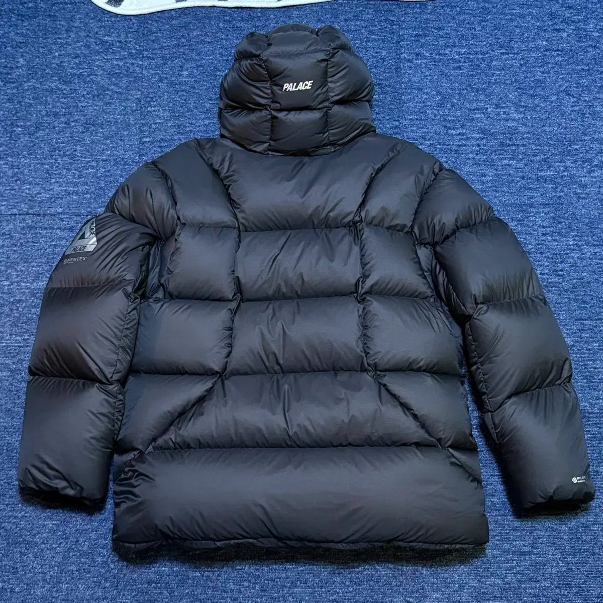パレス バラクラバ ダウン ブラック L - メルカリ