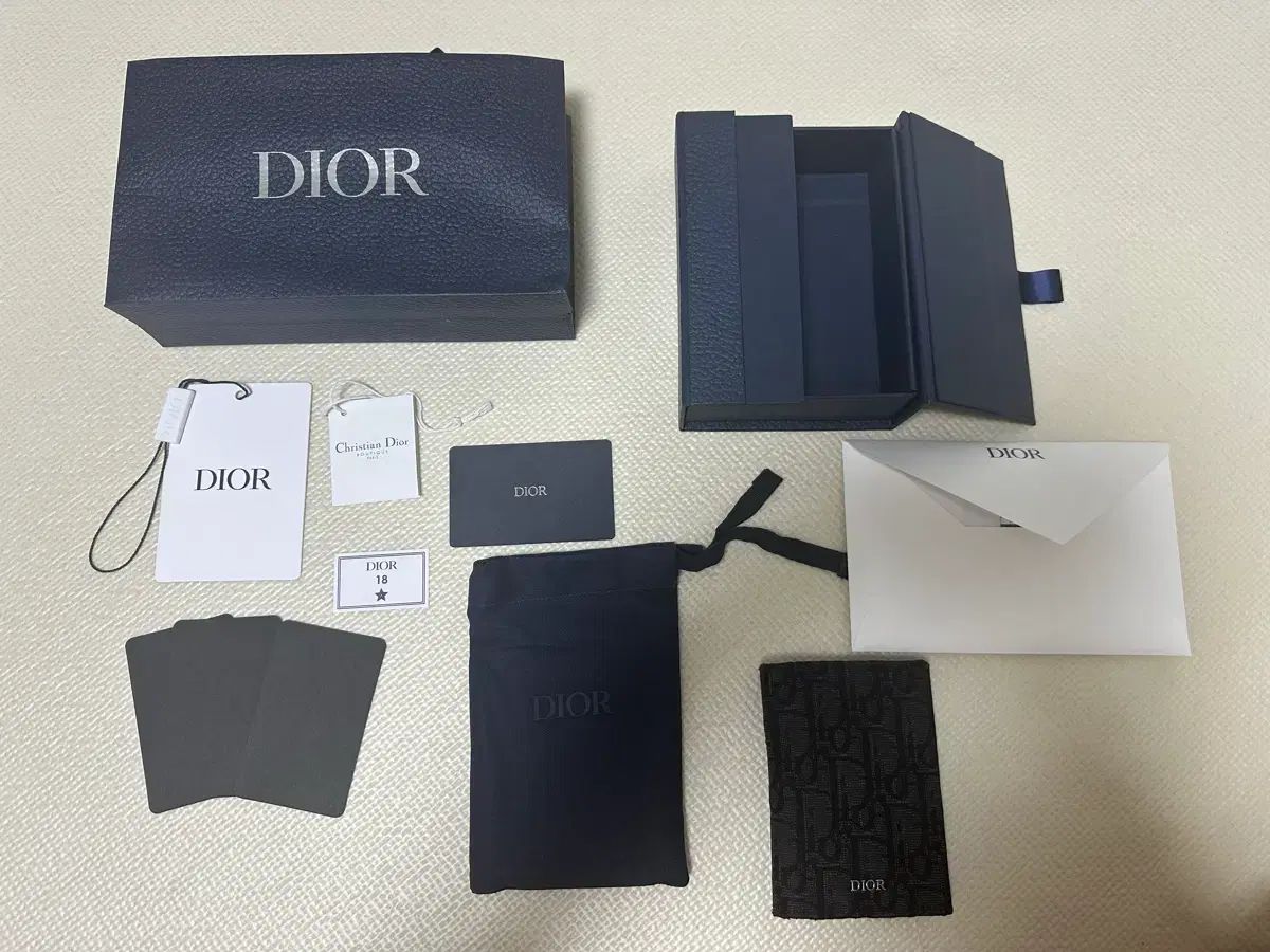 ディオール カードウォレット