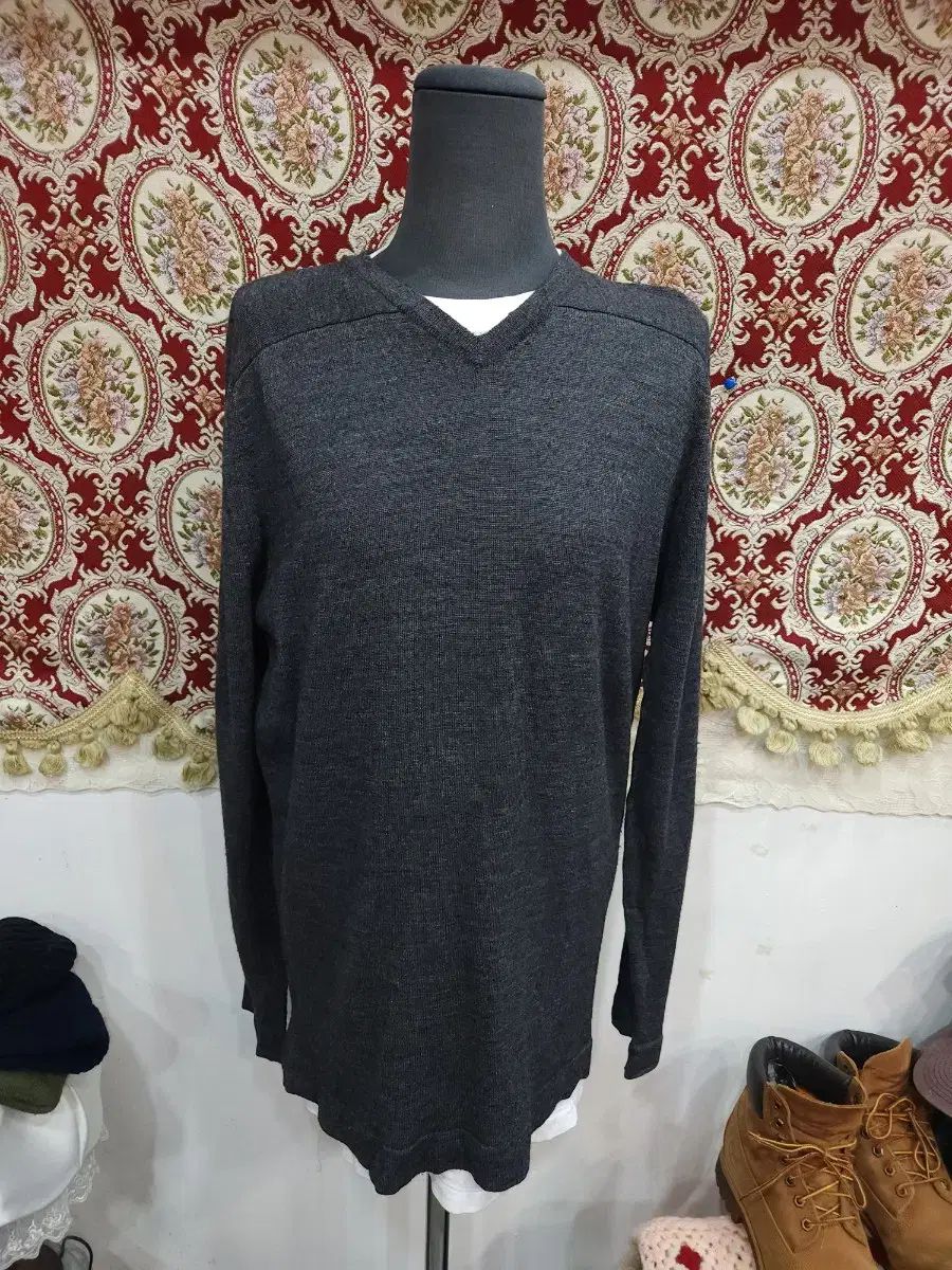 ジョーン スメドレー メリノウール ダークグレイ Vネック ニット