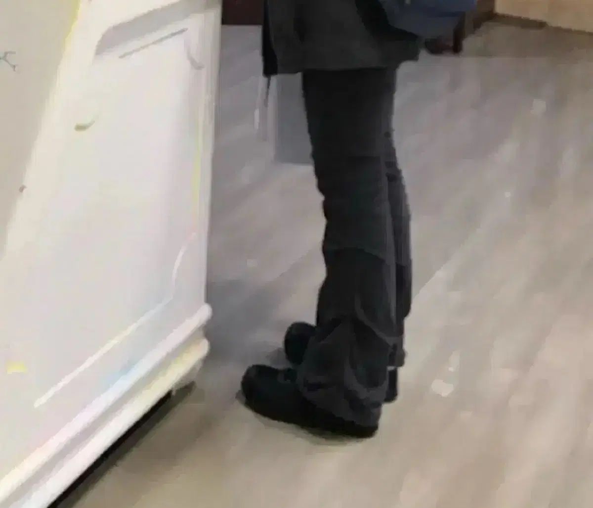 ミセキSEOUL シャーリング ブーツカット パンツ チャコール