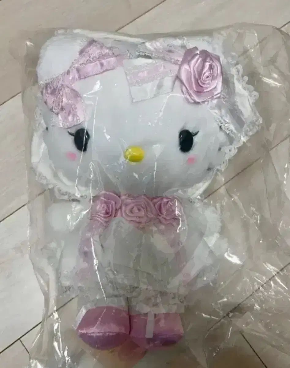 中型 サンリオ 白 フリル 白フリル ウェディング ハローキティ Tシャツ ぬい ぬいぐるみ