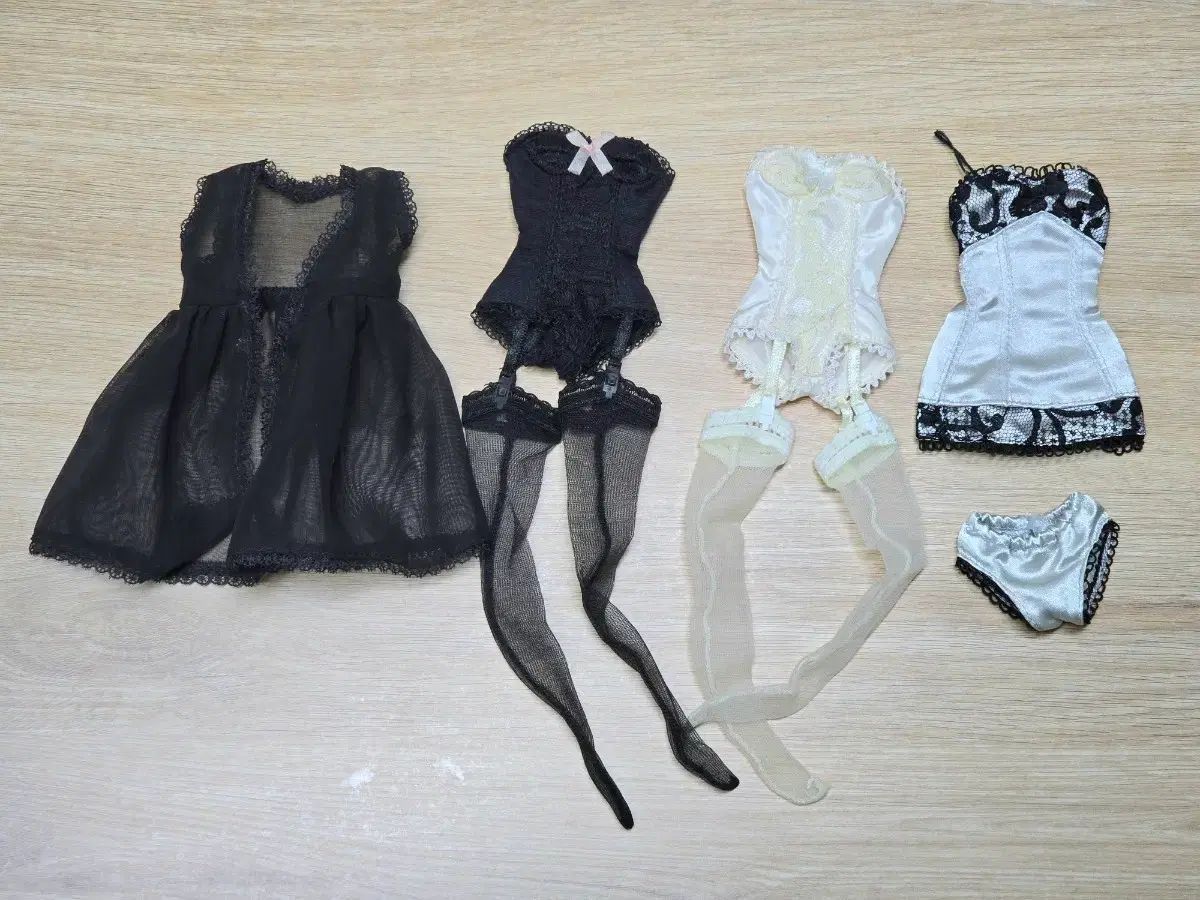 シルクストーン バービー ランジェリー 3種