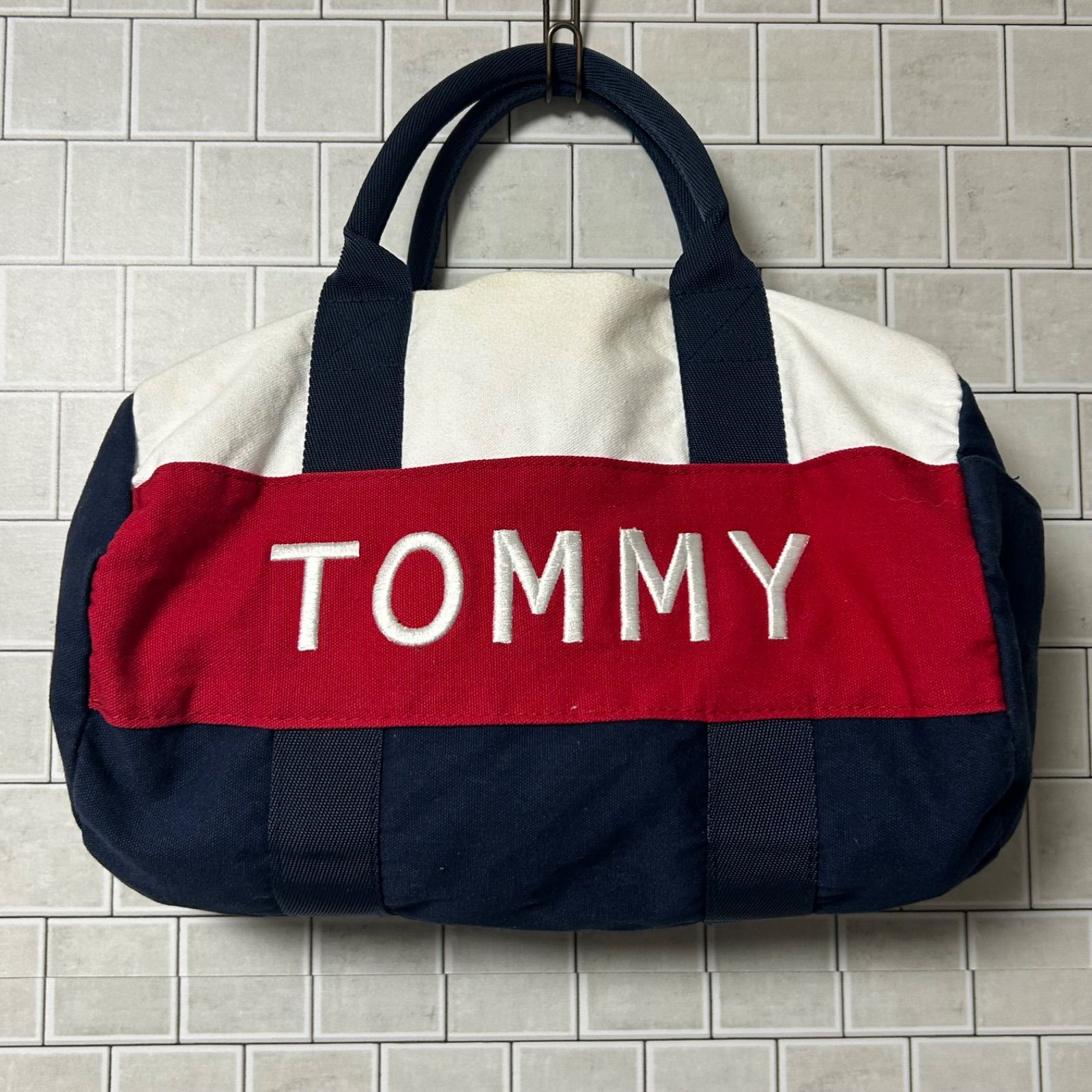 【新品】トミーヒルフィガー　フラッグ　トリコロール　ロゴ　ボストン トミーヒルフィガー TOMMY HILFIGER ボストンバッグ 2way TOMMYロゴ