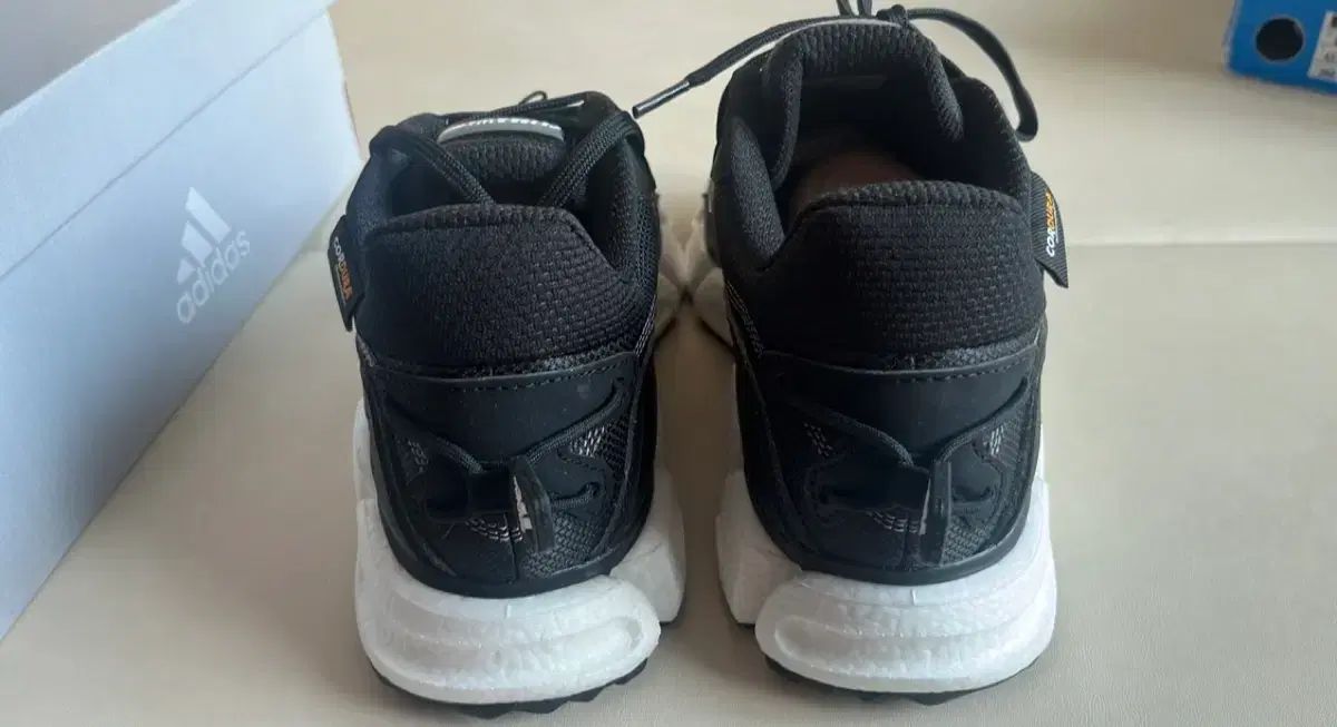  冬靴 アディダス クーラマ ラマ 麻 ブースター 260 定価 169000 スニーカー 靴