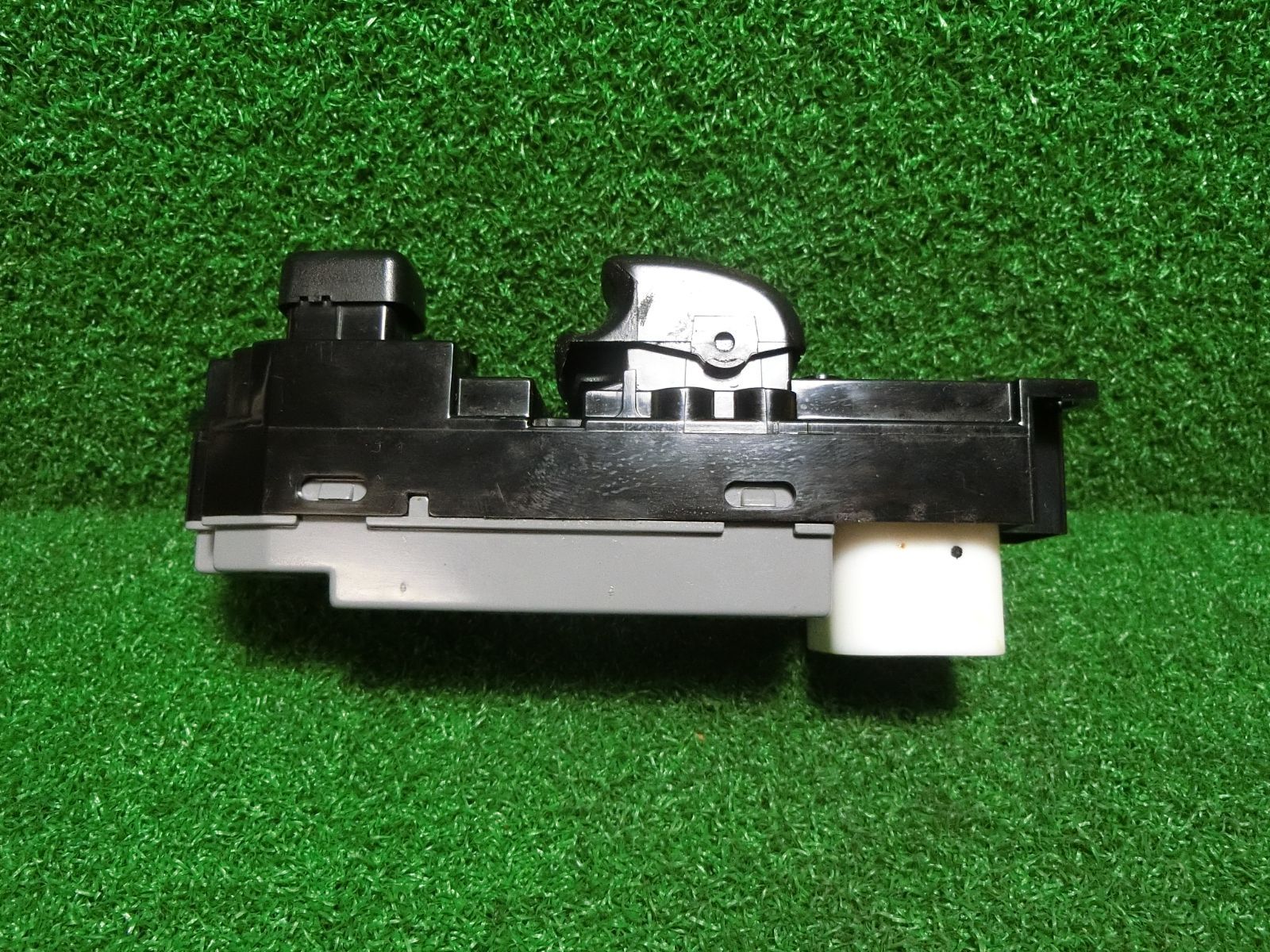 a8839] 送料無料 日産 NV100 クリッパー U71V パワーウインドウ