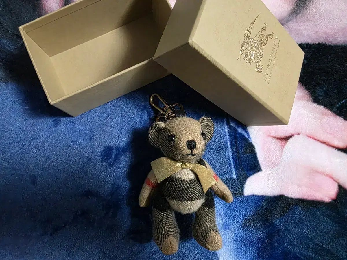 バーバリー リュックサック 月詠イクト キーホルダー ボックス