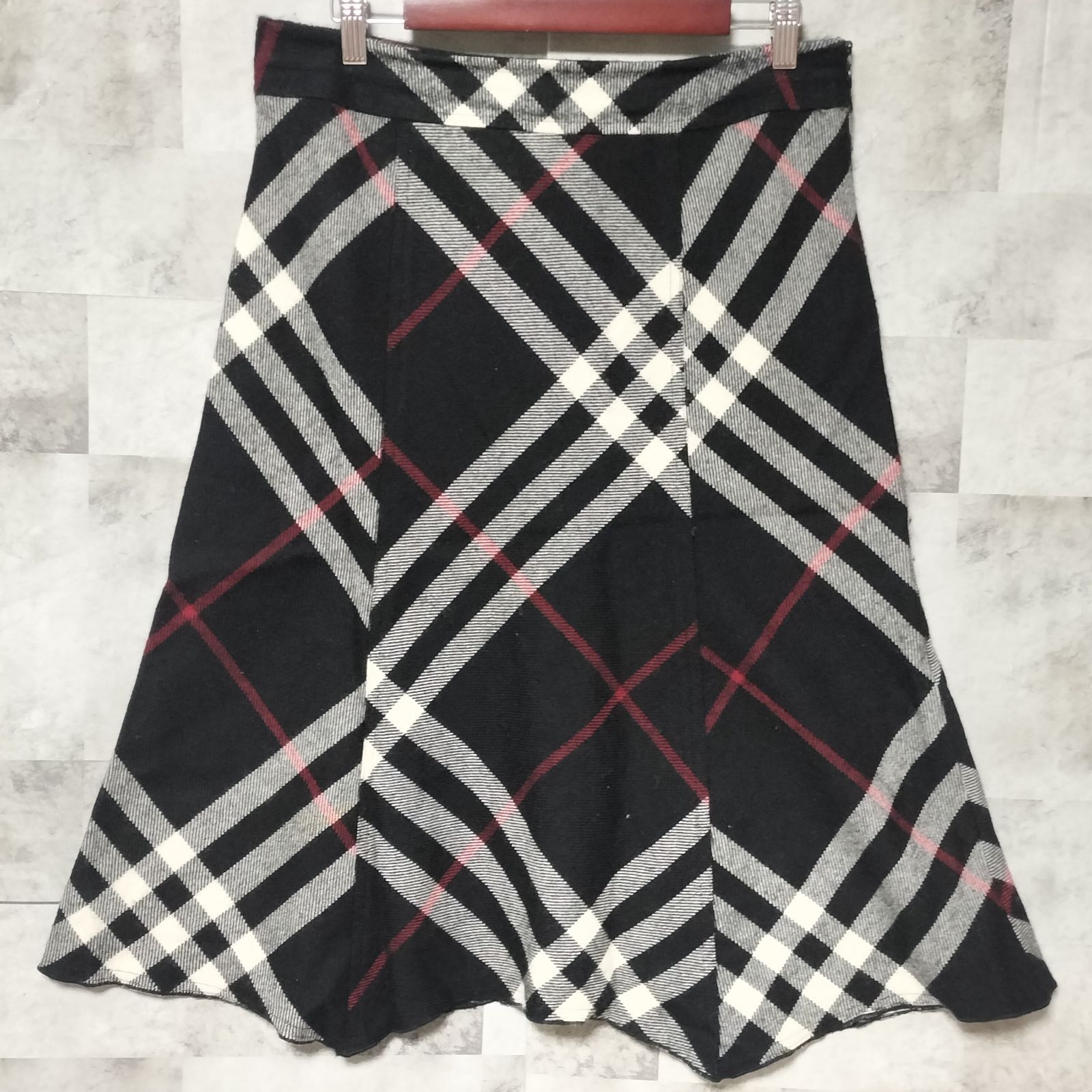 大きいサイズ LONDON メガチェック ウール スカート 15号 2 XL相当 ブラック 黒色 ノバチェック フ カットワーク サイドファスナー 山陽商会 バーバリーロンドン