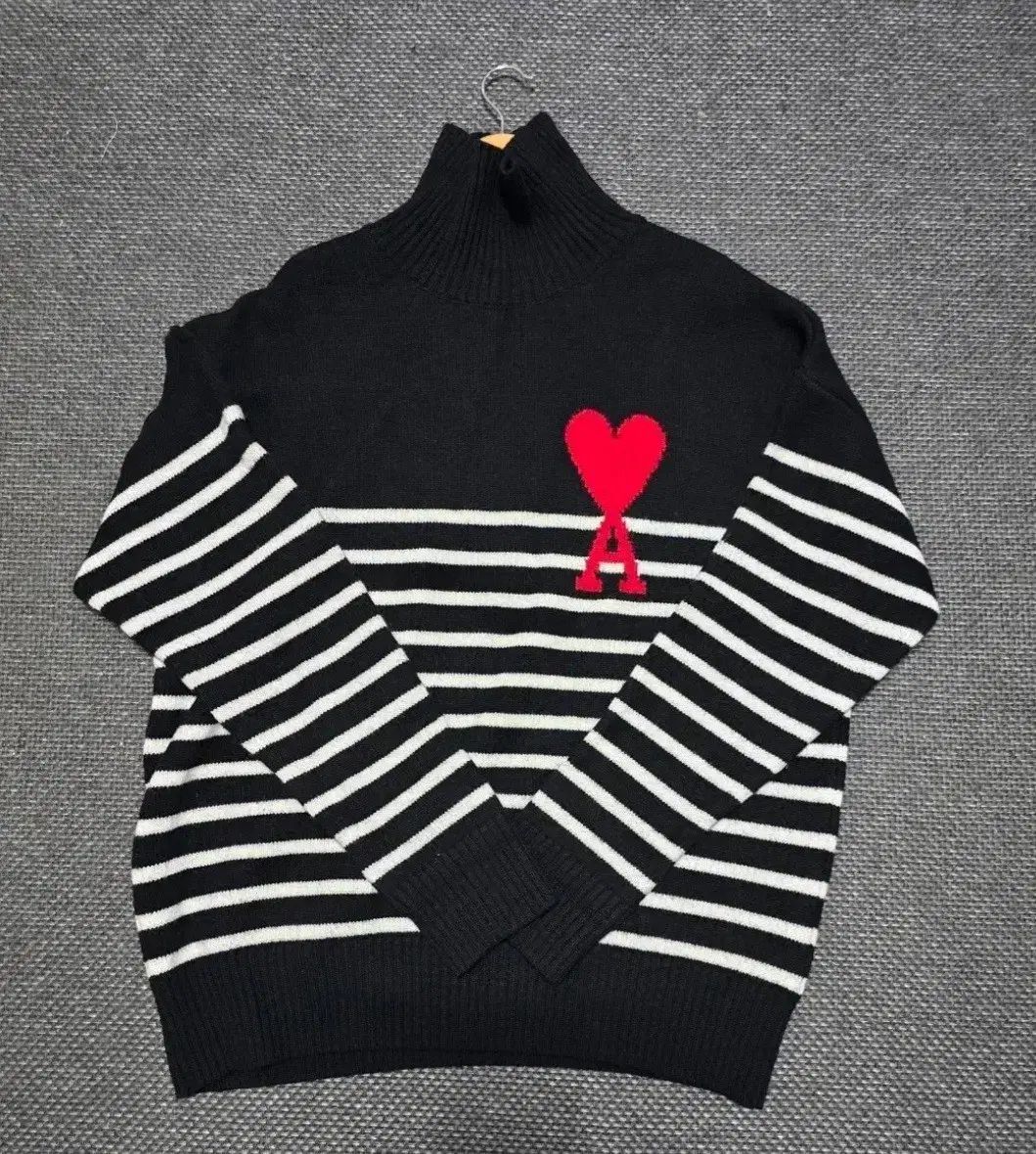 アミビックハート タートルネック ニット
