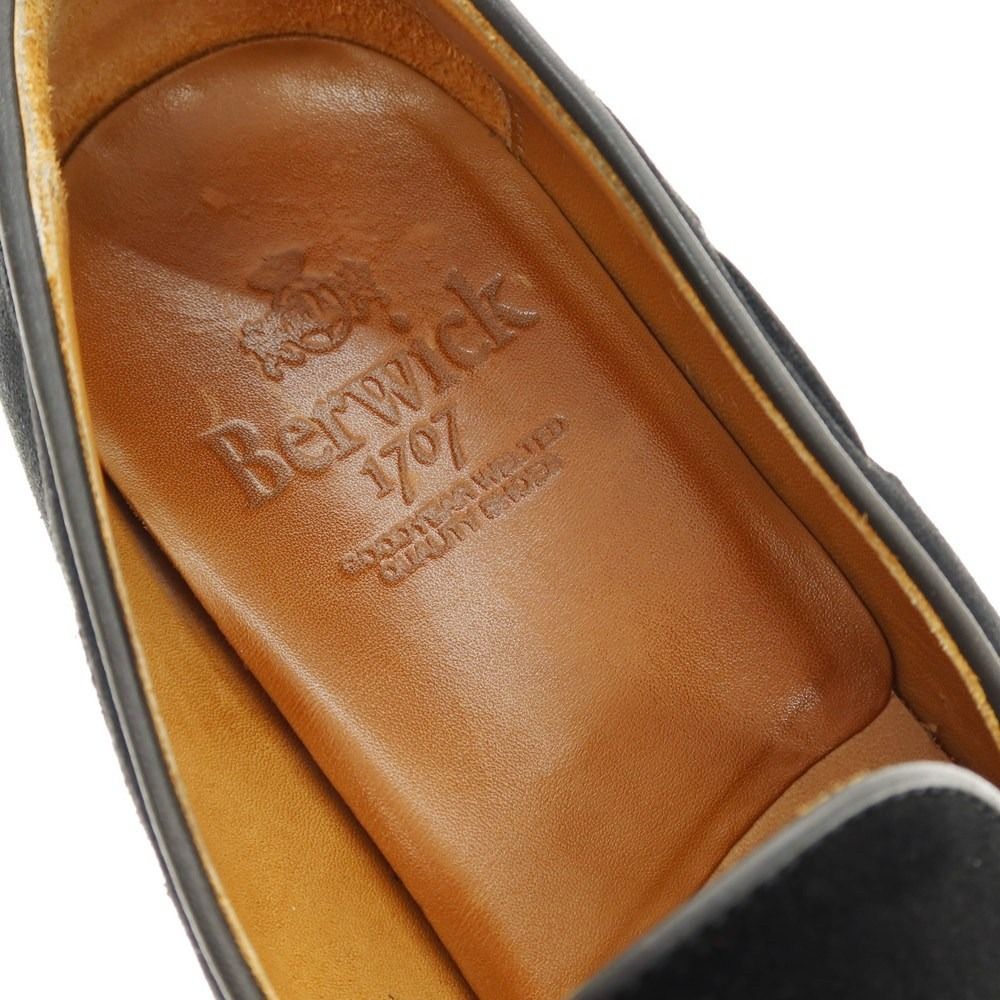 スエード タッセルローファー