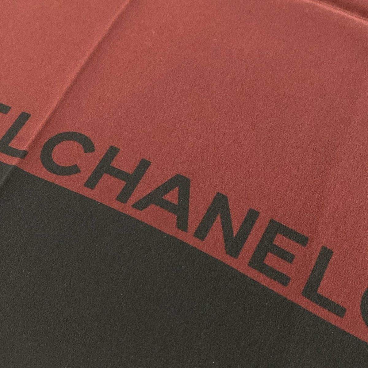 CHANEL シャネル スカーフ - 黒×ボルドー×ゴールド キルティング|マトラッセ|チェーン