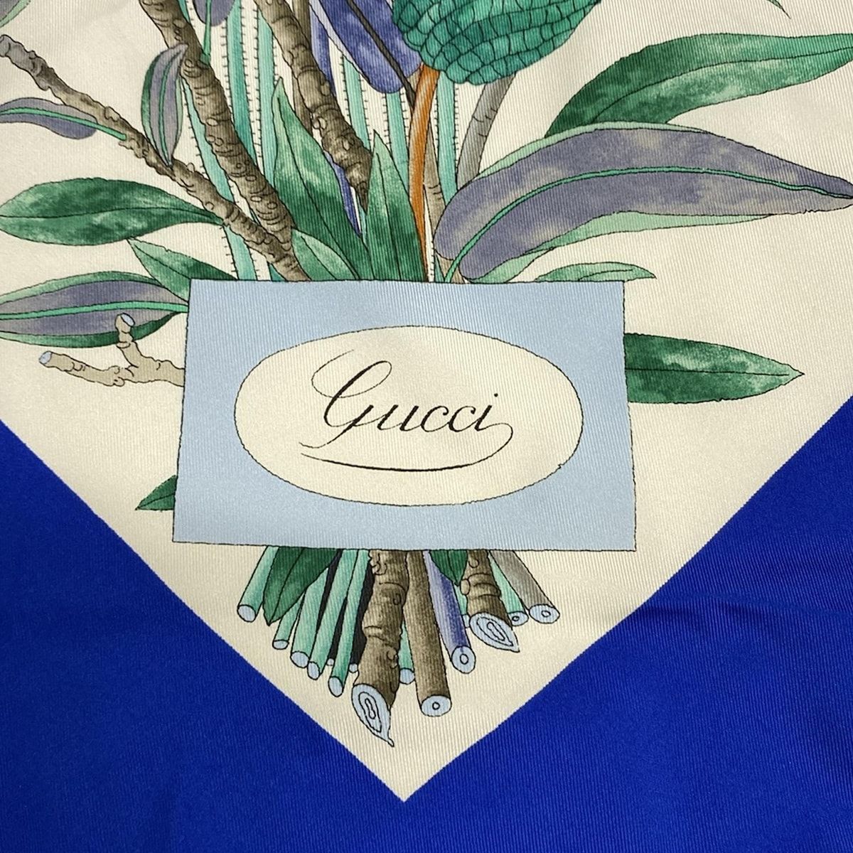 美品 GUCCI グッチ スカーフ 水色 花柄 シルク レディース エレガント GUCCI(グッチ) スカーフ美品 - 白×ブルー×マルチ 花柄 シルク - メルカリ