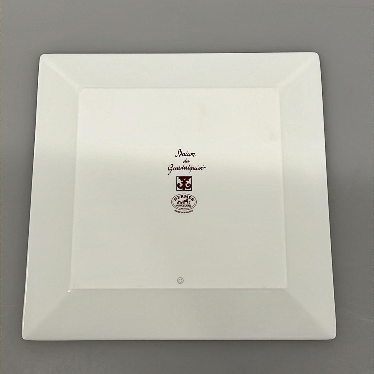HERMES エルメス プレート ガダルキヴィール 白×レッド