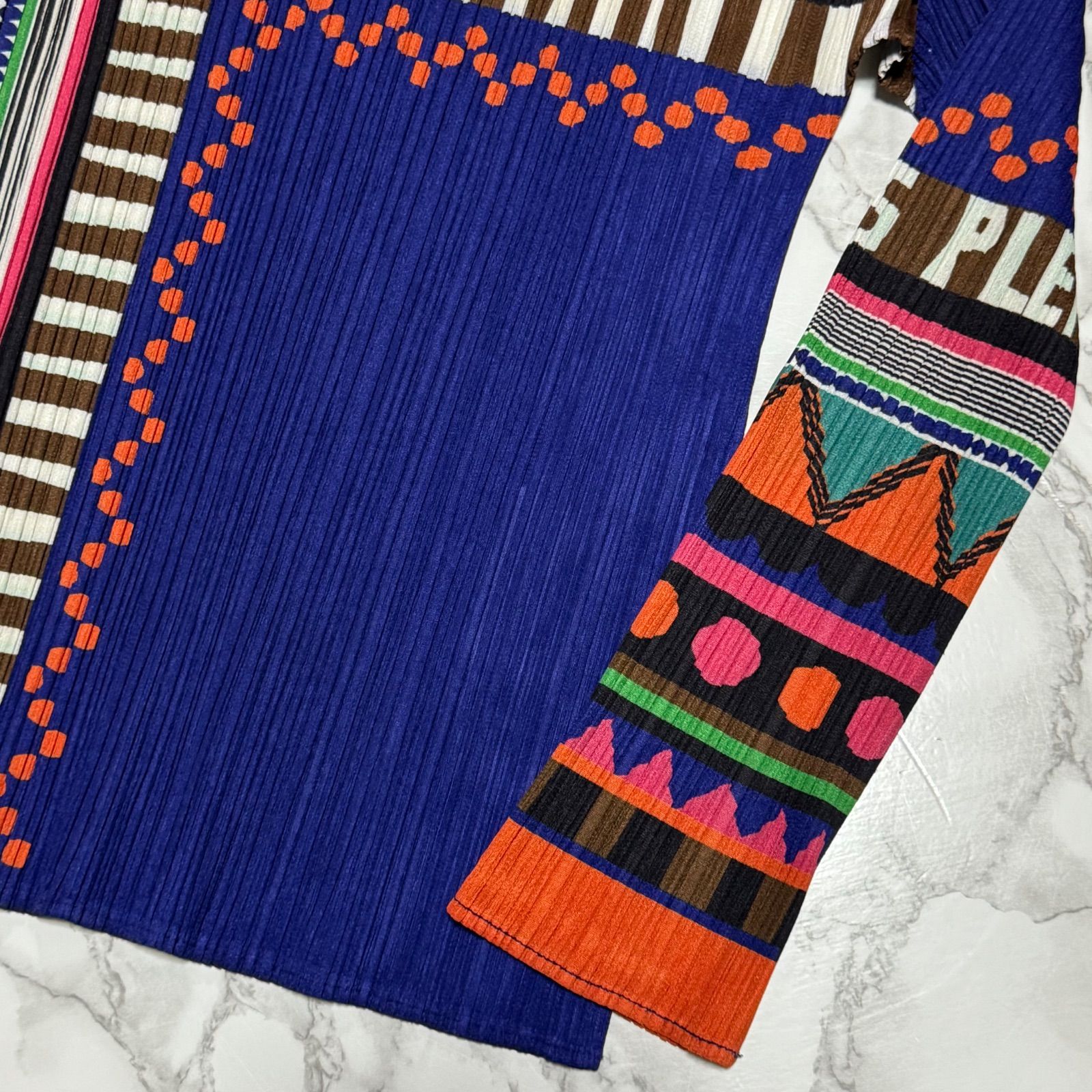 イッセイミヤケPLEATSPLEASE カラフル長袖トップスパソコン柄 ISSEY MIYAKE（イッセイミヤケ） PLEATS PLEASE プリーツ 長袖