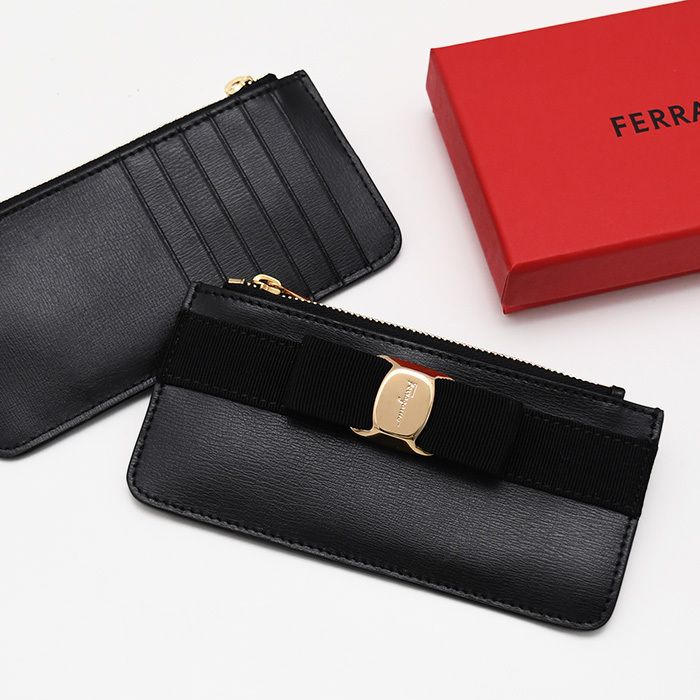 FERRAGAMO フェラガモ ヴァラリボン カードスロット付き コインケース