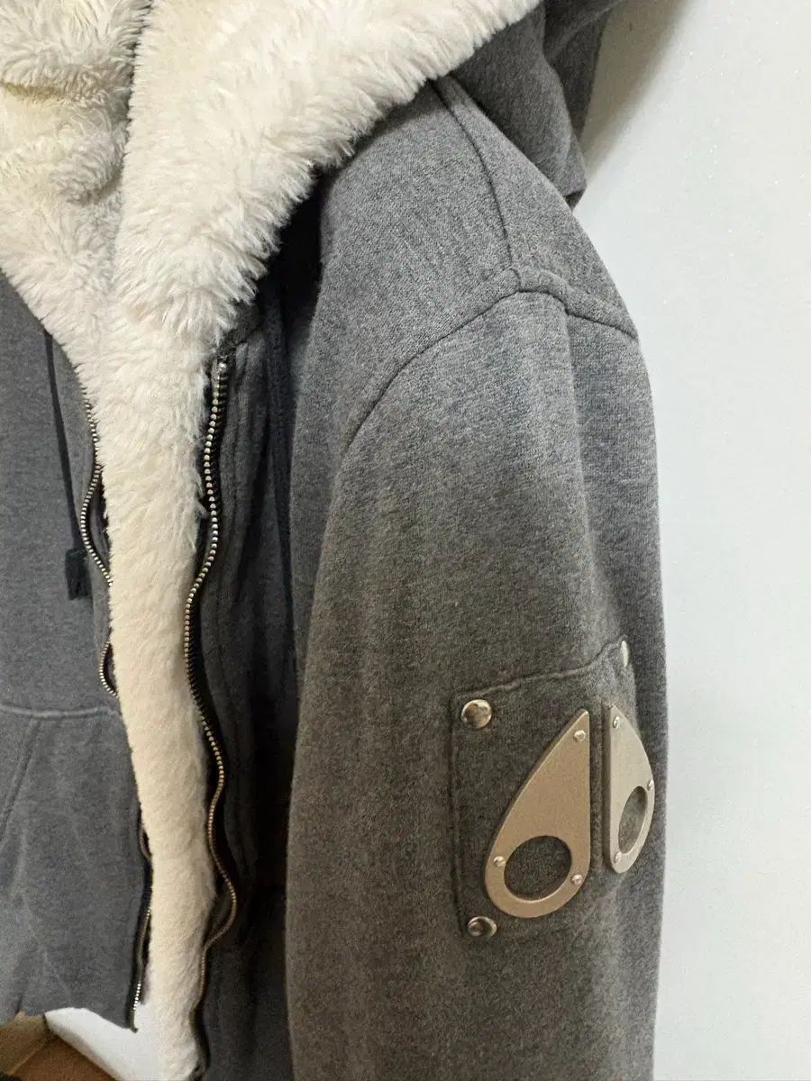 ムースナックルズ バニースウェター フードジップアップ M