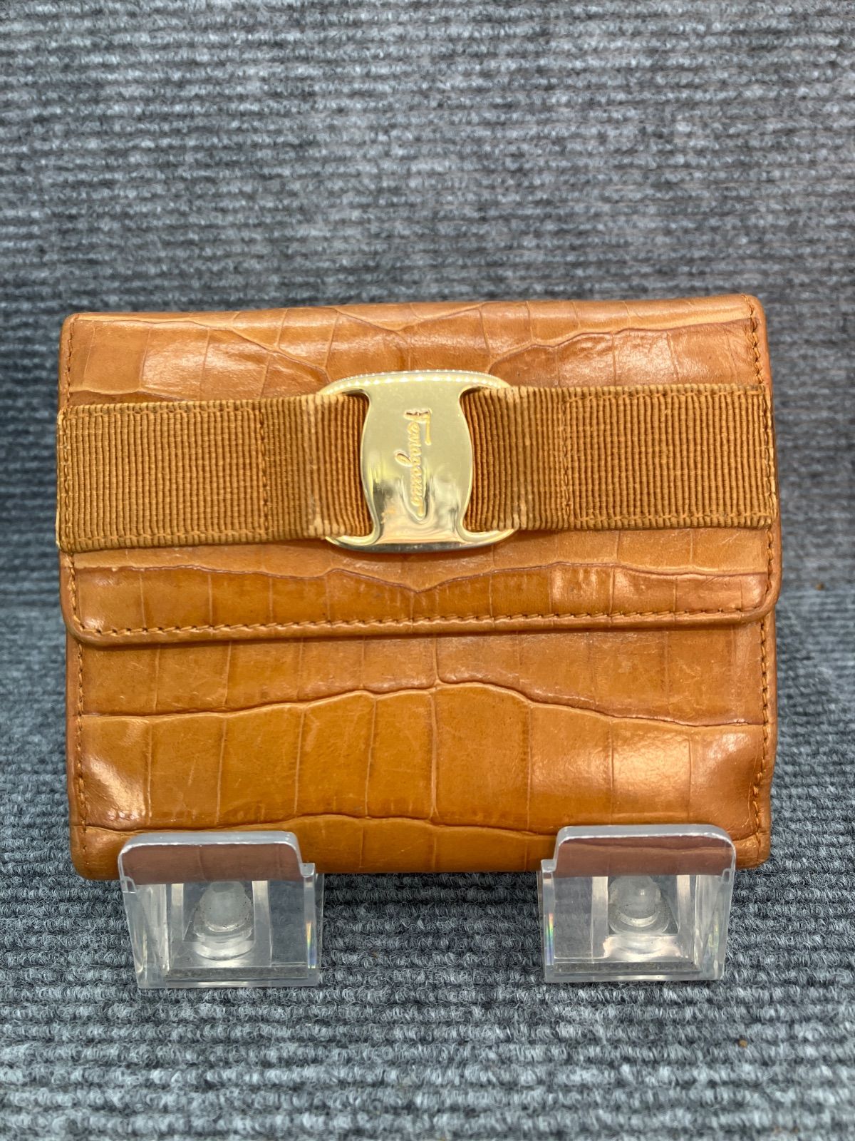 Ferragamo フェラガモ 三つ折り財布 ヴァラリボン クロコ型押し 5525