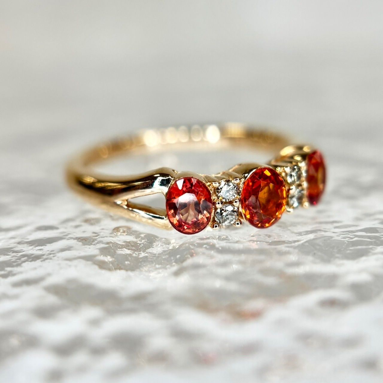 K18◯オレンジサファイア0.22ct✨ダイヤ0.04ct✨透かし感のあるリング K18◯オレンジサファイア0.22ct✨ダイヤ0.04ct✨透かし感のあるリング