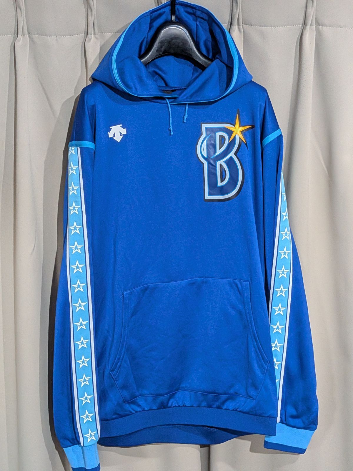 美品 DESCENTE 横浜DeNAベイスターズ トレーニング パーカー O プロ