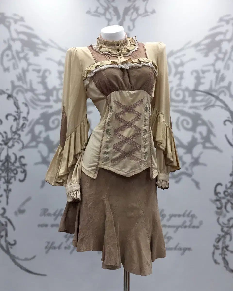 オーズオン Ozz on ベージュ ローリー風 フェアリー ブラウス