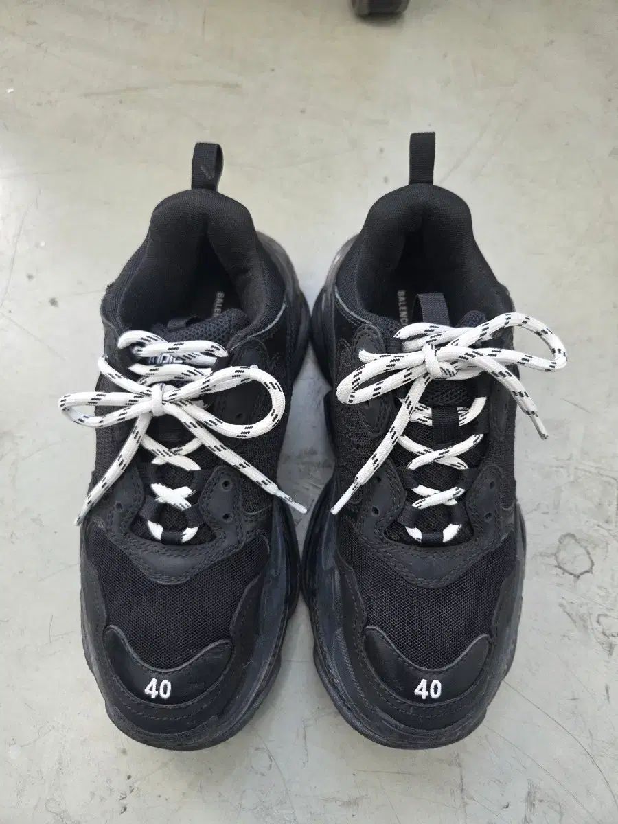 バレンシアガ トリプルS ブラック