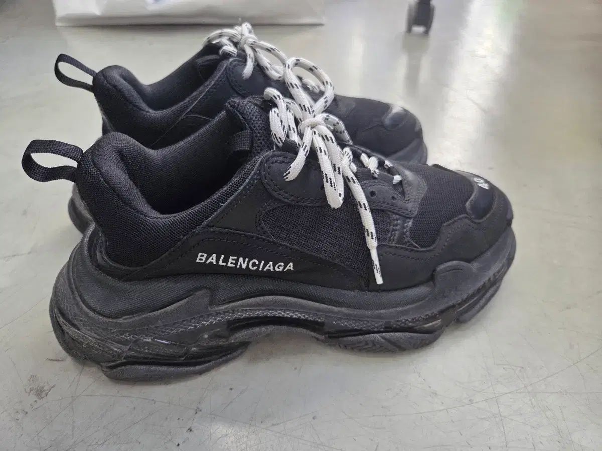 トリプルS ブラック