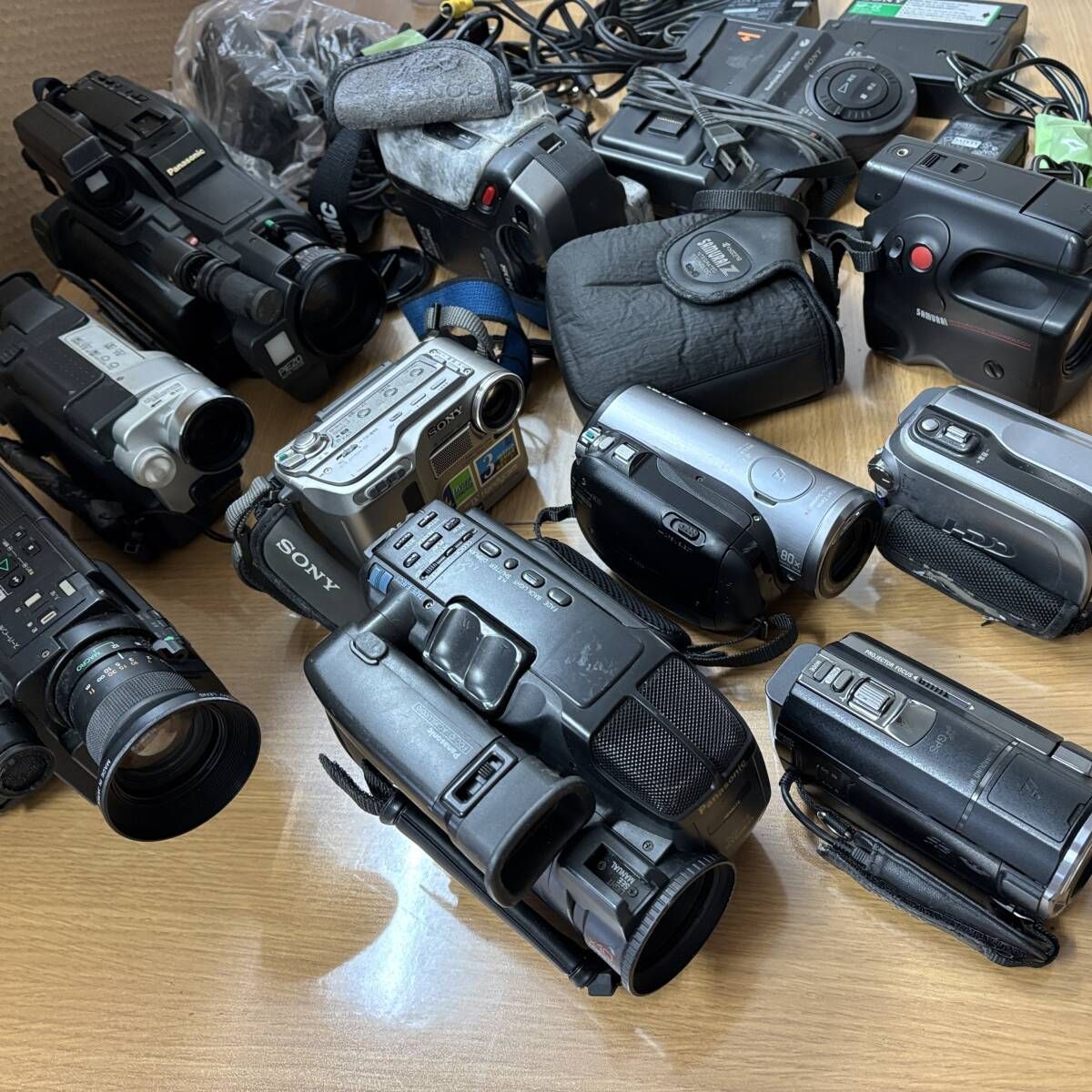  まとめ ビデオカメラ 周辺機器 計10台セット 各種 動作未 P 319 b ビデオカメラ本体 ビデオカメラ