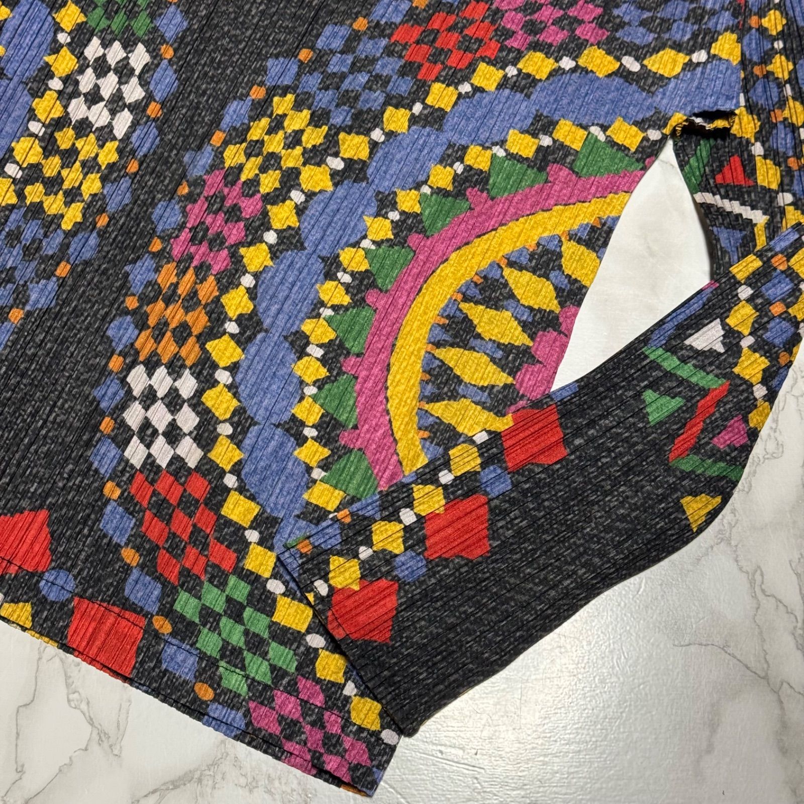 希少 イッセイミヤケ トップス プリーツ マルチカラー パッチワーク 総柄 L 希少 イッセイミヤケ トップス プリーツ マルチカラー パッチワーク 総