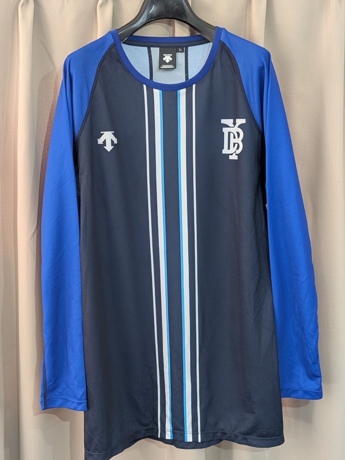 美品 DESCENTE 横浜DeNAベイスターズ トレーニングウェア 長袖シャツ L 