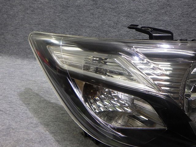 エクシーガ 右ヘッドライト HID YA 中期 後期 1861 3E バラスト付