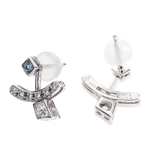 Pt900/ K14WG トリートブルーダイヤモンド ピアス 0.29ct D0.18ct