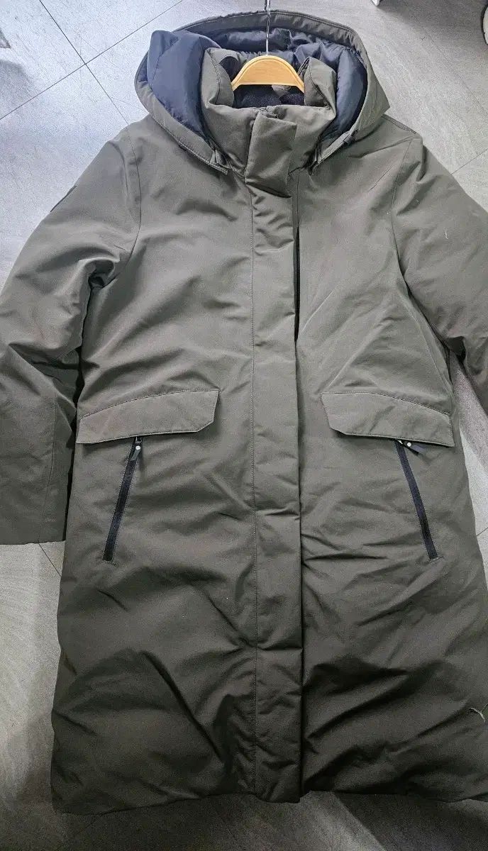 77 PUMA プーマ レディース カーキ色 ロング ダウン アウター