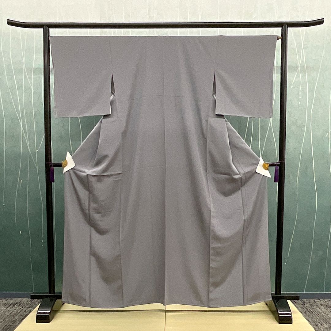 ｜適応身長 約165 cm リサイクル着物 伊勢型小紋 松柄 お稽古着 お茶席 しつけ糸つき 8300-00013