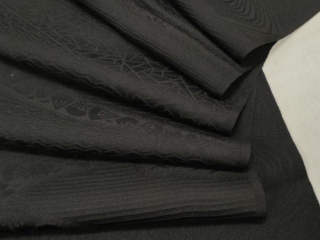 平和屋着物▽羽織・コート 黒生地 反物 羽尺 流水草花地紋 駒綸子 逸品