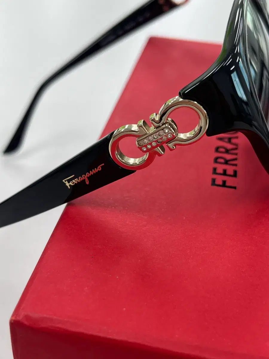 サングラス ブラック