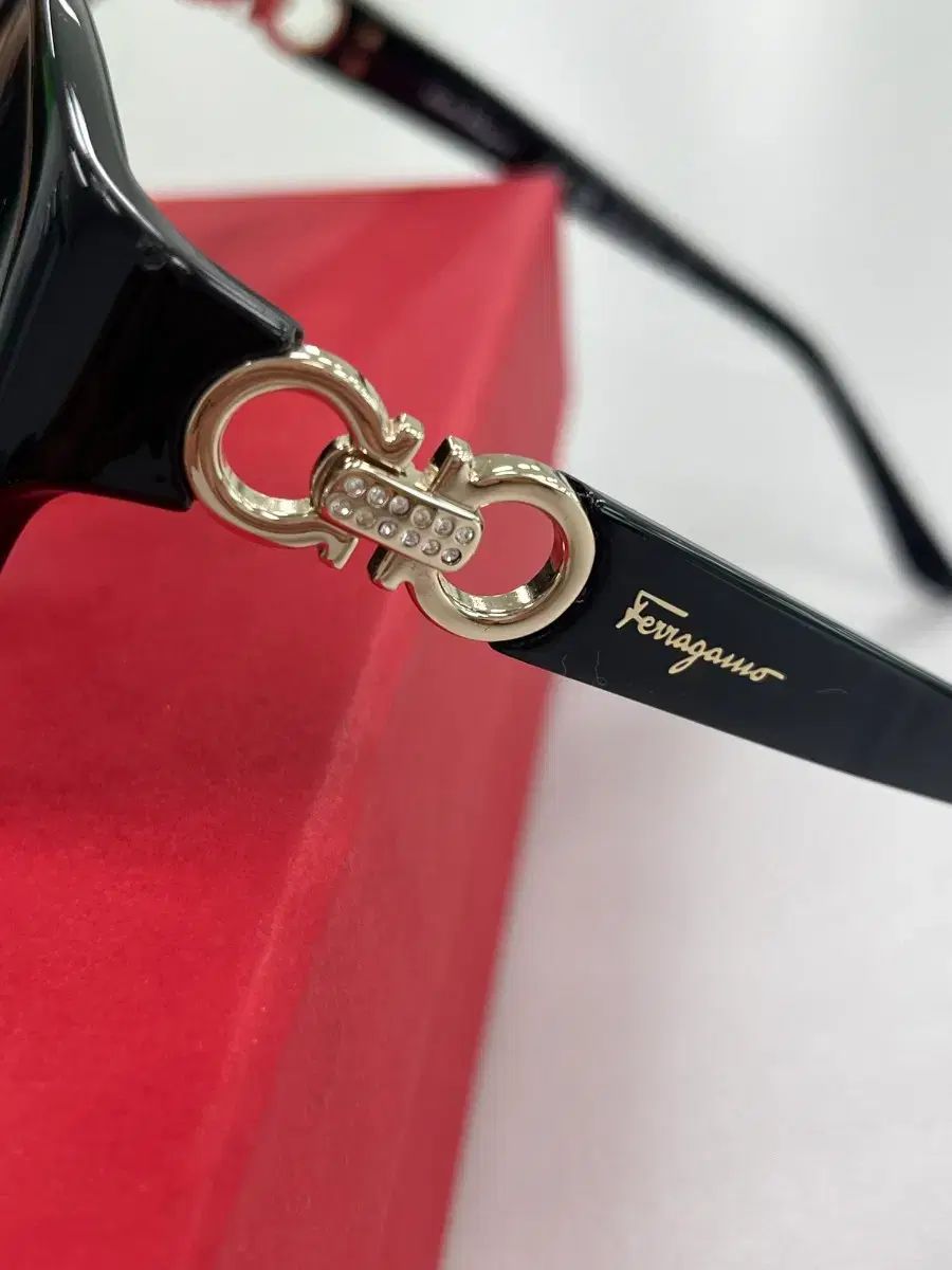 FERRAGAMO フェラガモ サングラス ブラック フルセット