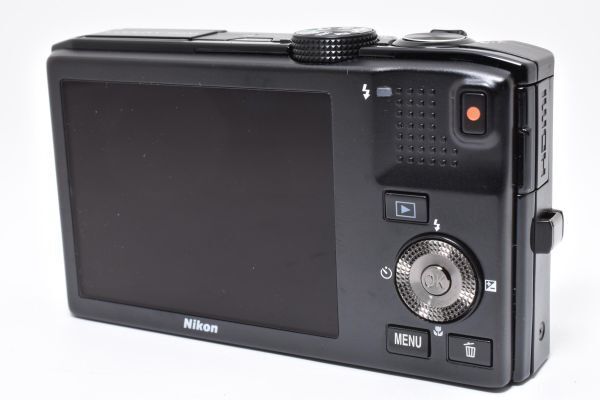 8100 コンパクトデジタルカメラ