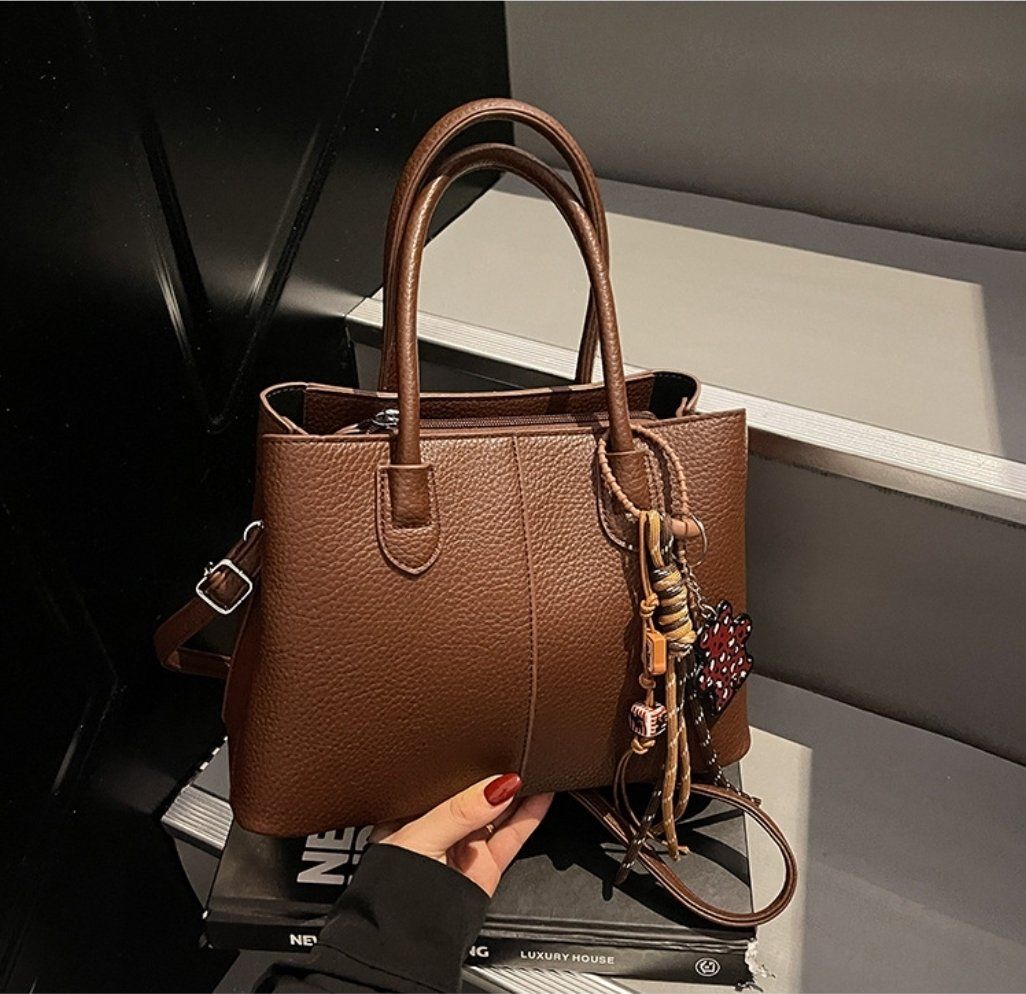 新作 2669キーホルダー付き ショルダーバッグ クロスバッグ