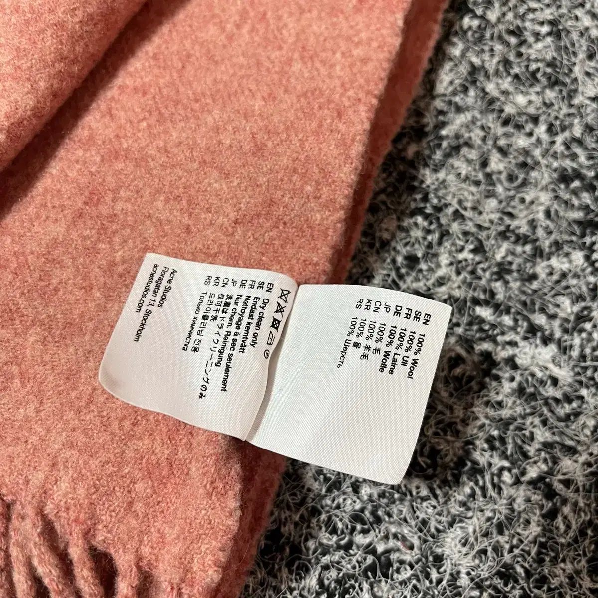  Acne Studios アクネストゥディオズ ピンク色 マフラー マフラー 小物