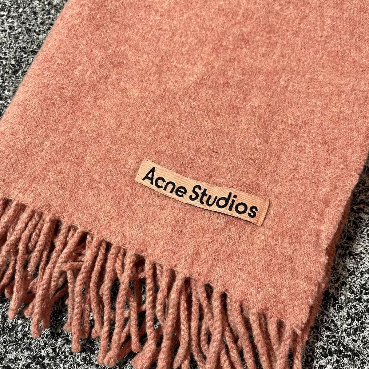 Acne Studios アクネストゥディオズ ピンク色 マフラー