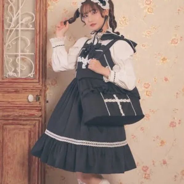 しまむら 愛野えり シャーロットの水曜日 配色レースボリュームベロア