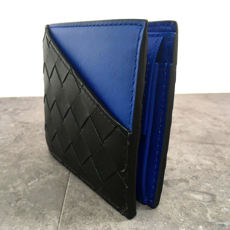 377 送料込み！ 極美品 BOTTEGAVENETA 二つ折り財布 ブラック ブルー