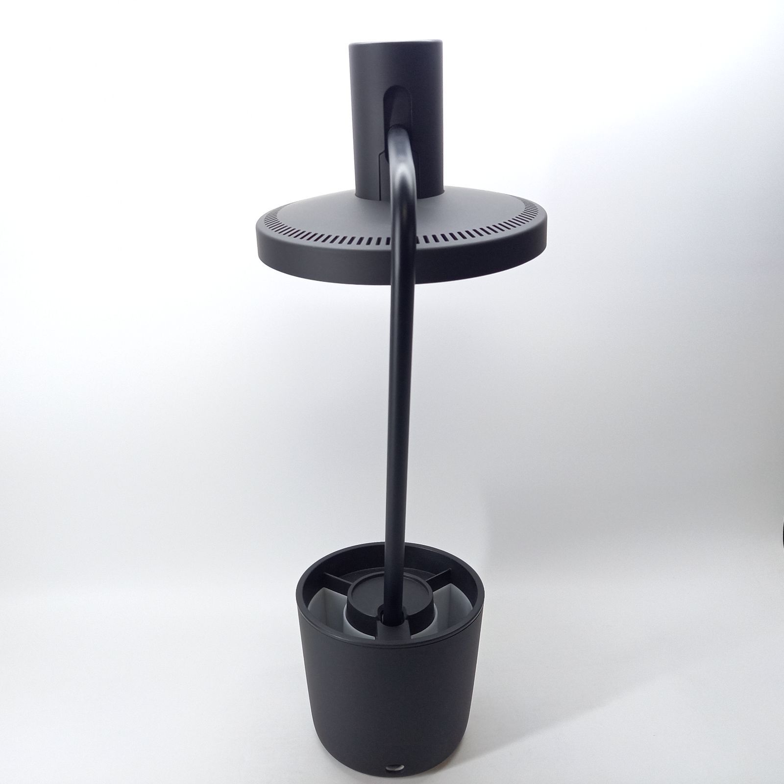 バルミューダ 太陽光LEDデスクライト L01A-BK BALMUDA - メルカリ