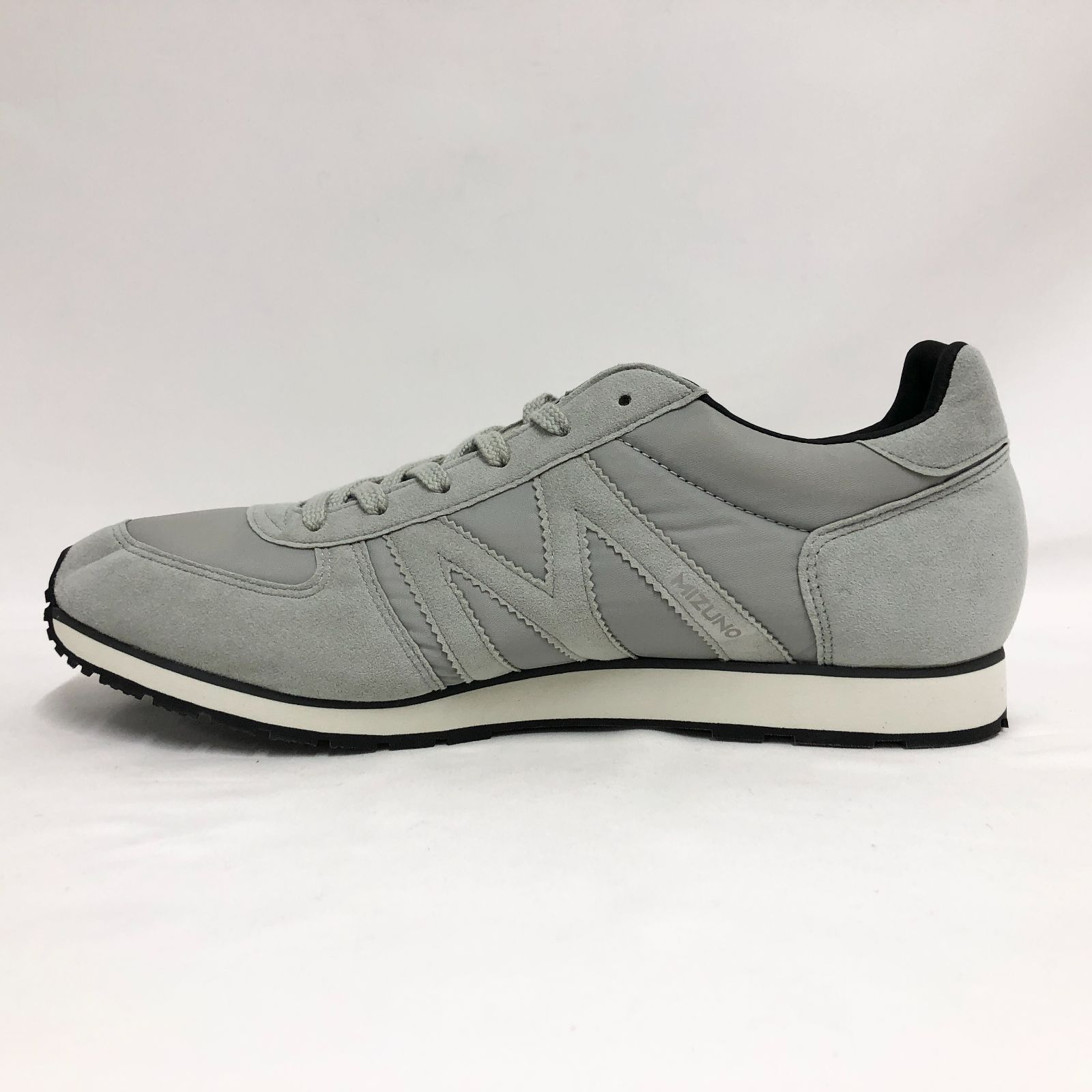 未使用 マーガレットハウエル × ミズノ ランニングシューズ 23.5 MR1 新品未使用 マーガレットハウエル ミズノ MR1スニーカー グレー 28cm