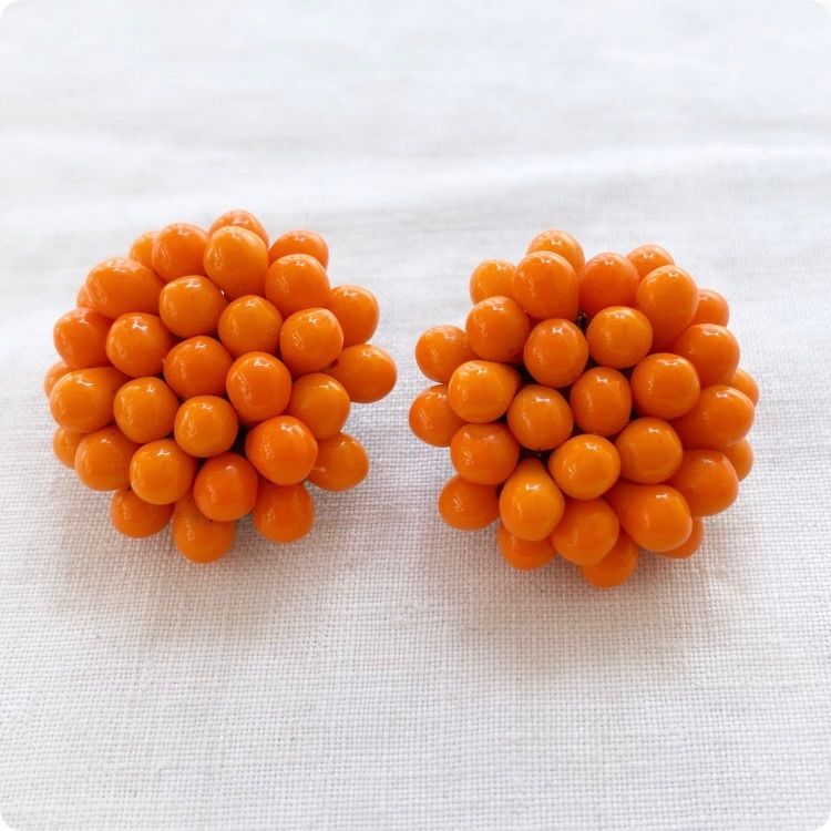 フランス直輸入 つぶつぶのオレンジカラービーズが可愛い ヴィンテージイヤリング