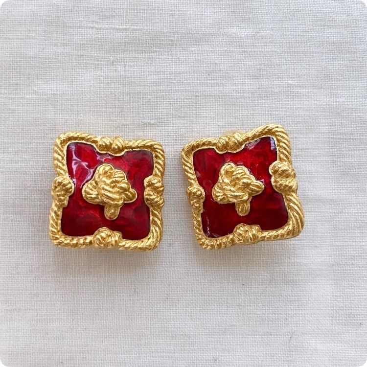 フランス直輸入 鮮やかな赤いエナメルに心奪われる ヴィンテージイヤリング