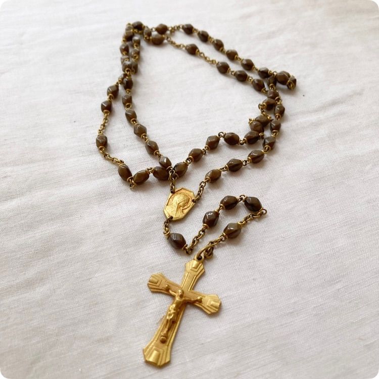 フランス直輸入】品の良いブラウンベージュカラーが美しい 神聖 
