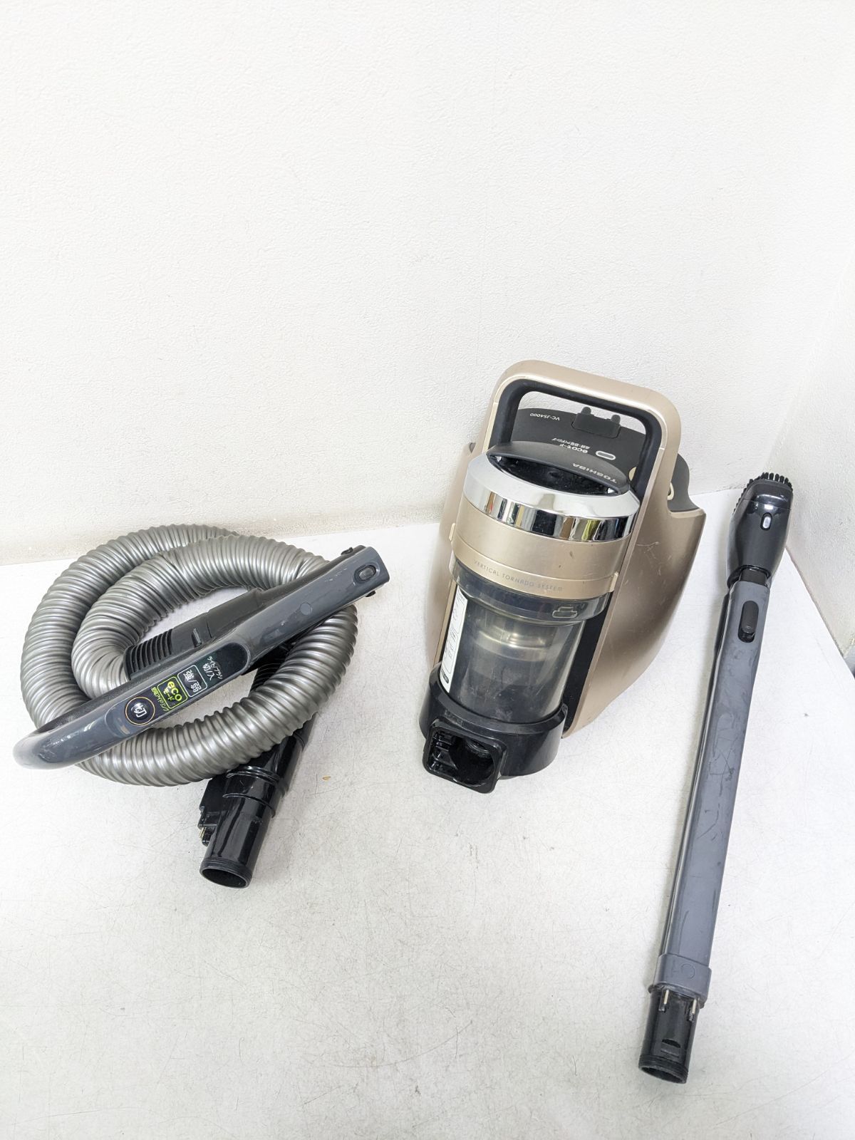TOSHIBA VC-JS4000-N サイクロン式掃除機 2016年製 ヘッド無し - メルカリ