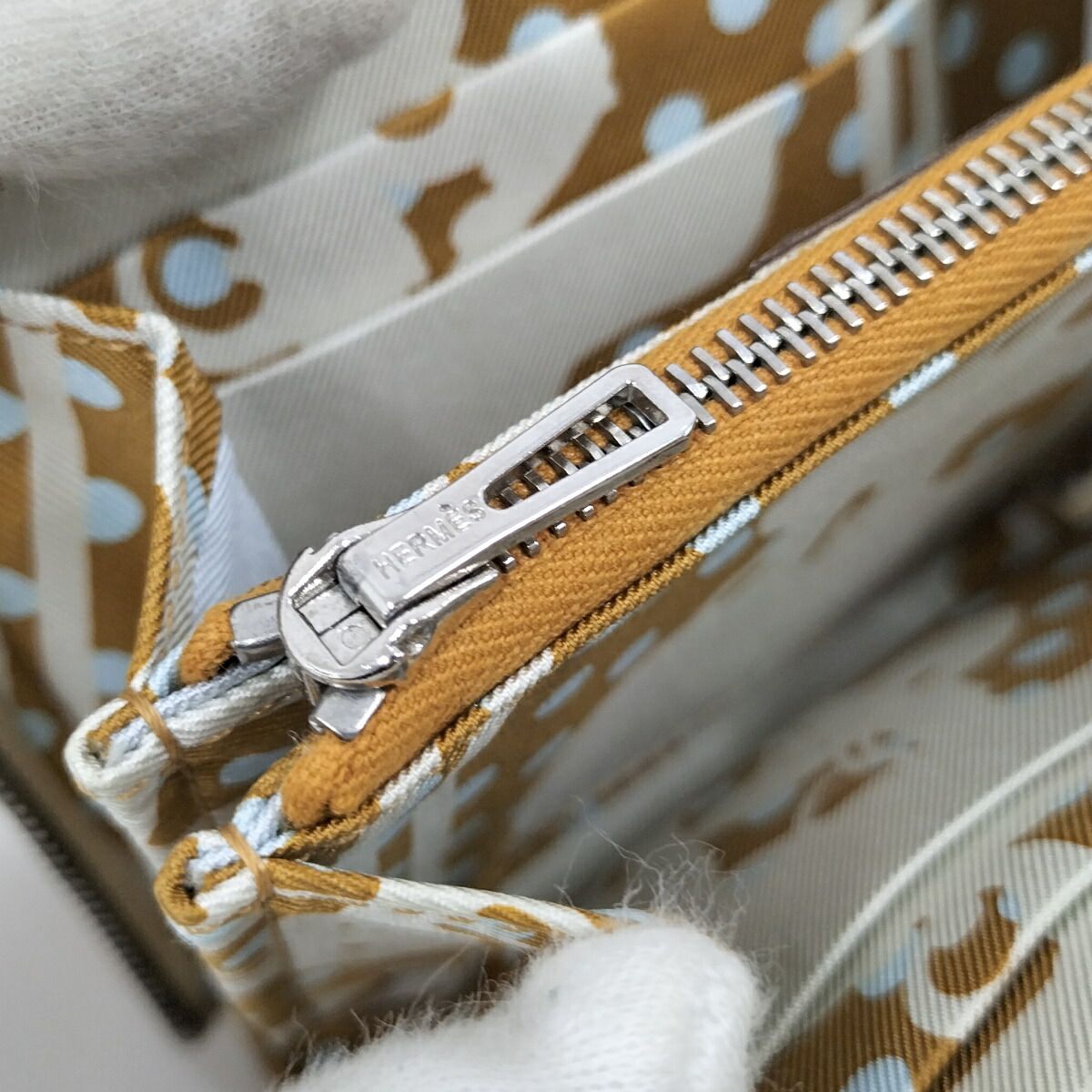  HERMES アザップシルクイン コンパクト コインケース レザー アイボリー U刻印 コインケース 小銭入れ 小物